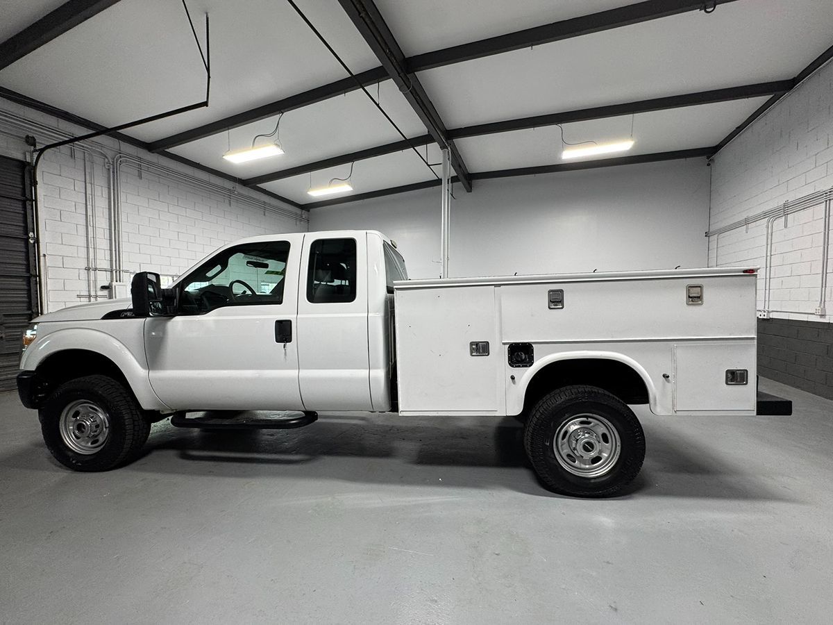 2011 Ford F-350 XL photo 8