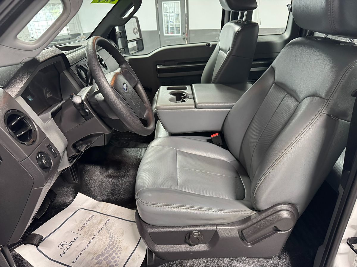 2011 Ford F-350 XL photo 11