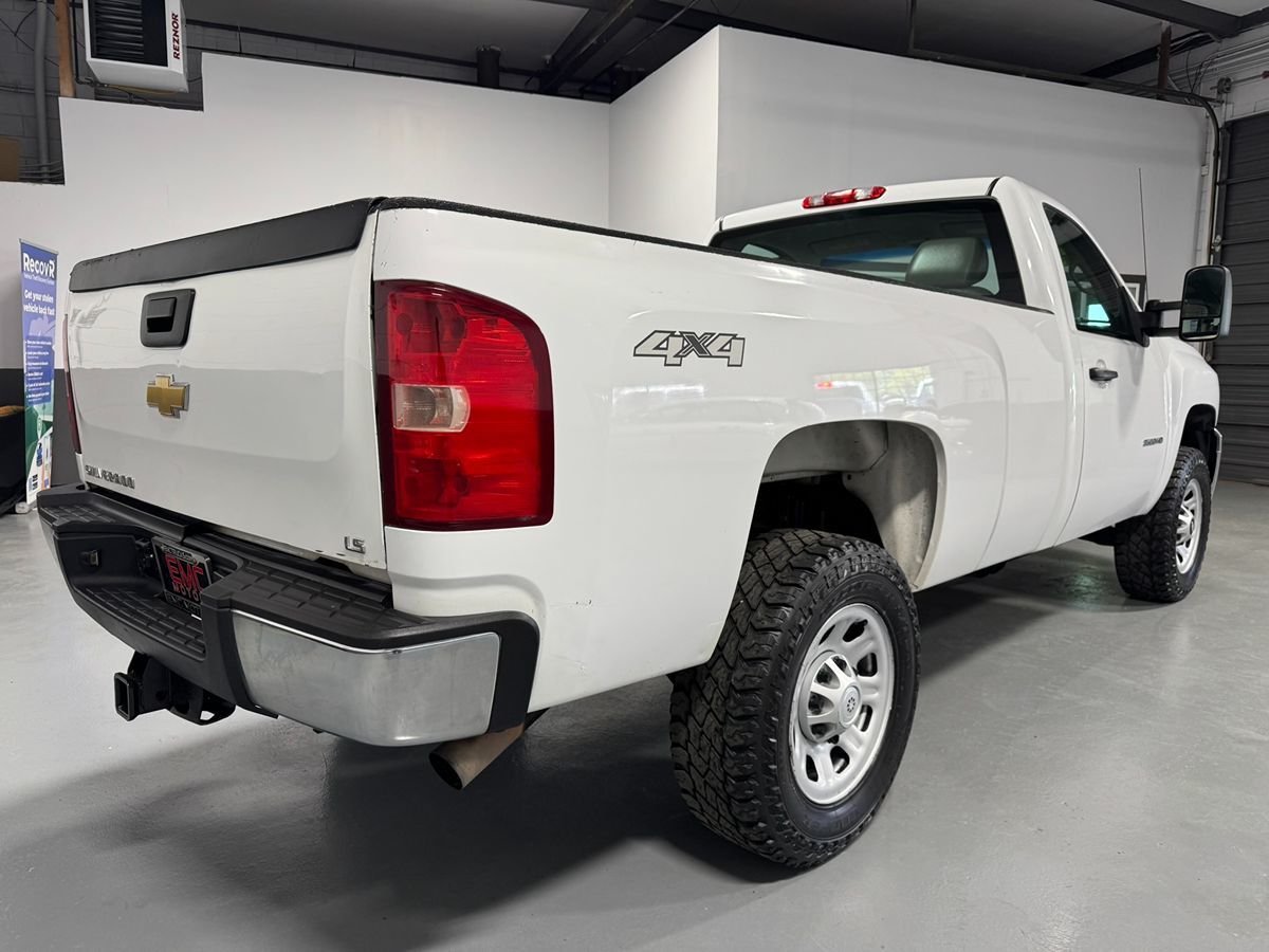 2011 Chevrolet Silverado 3500HD Work Truck photo 6