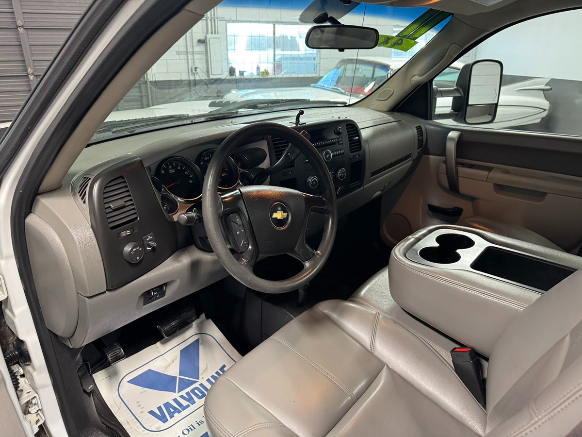 2011 Chevrolet Silverado 3500HD Work Truck photo 14