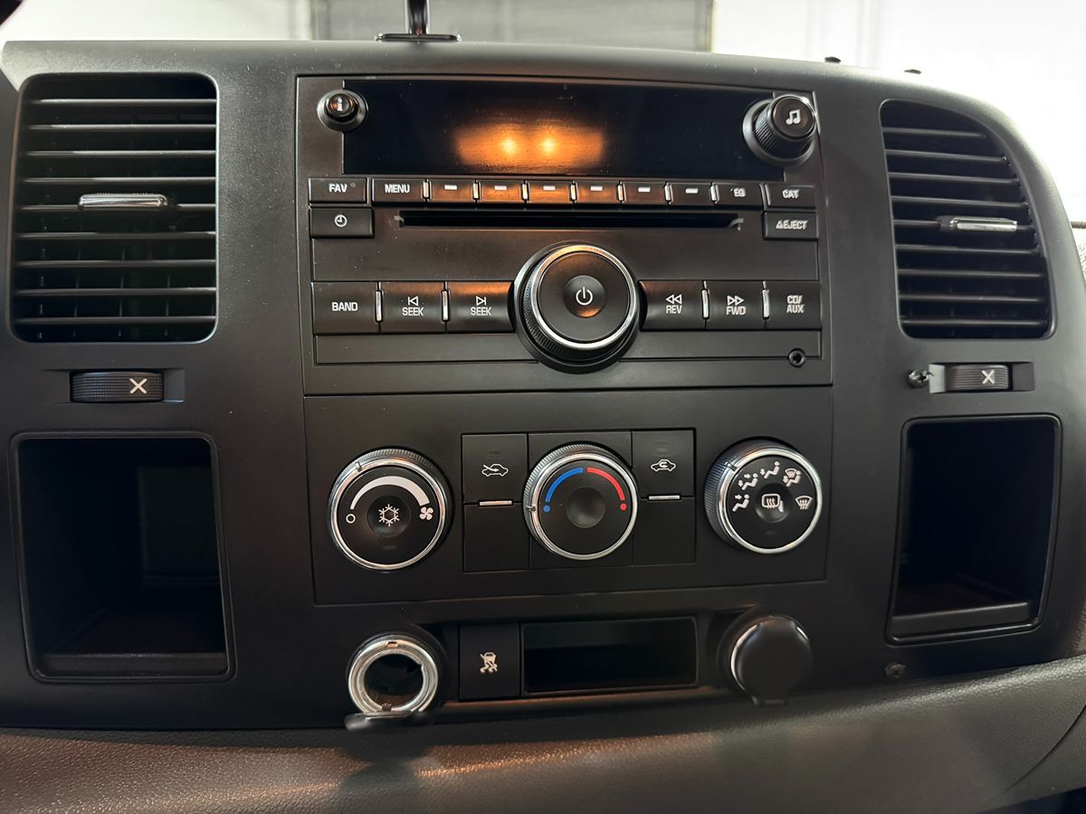 2011 Chevrolet Silverado 3500HD Work Truck photo 16