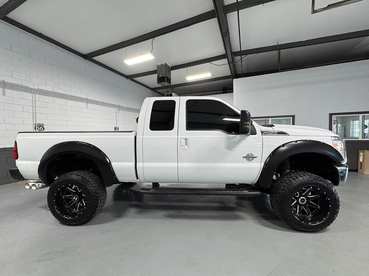 2016 Ford F-250 Lariat photo 4