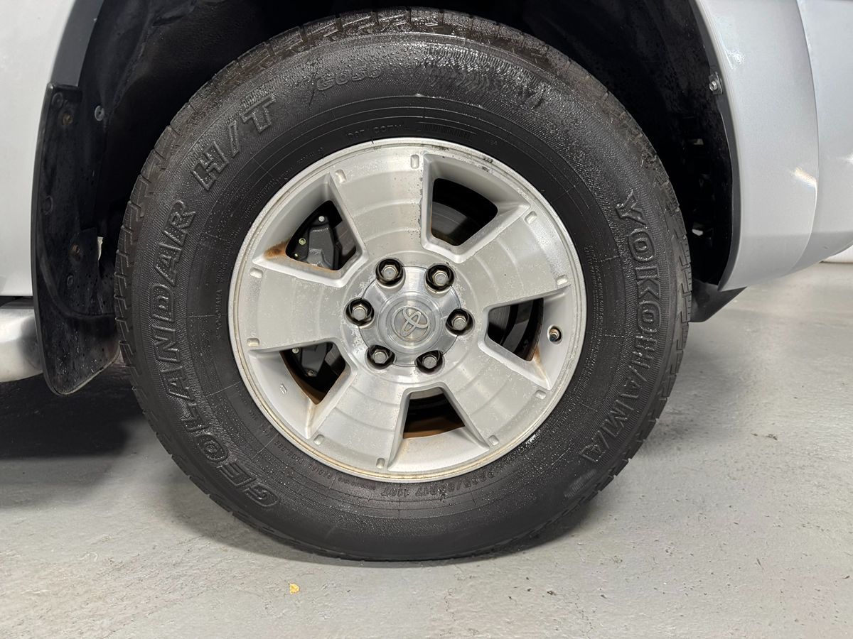 2004 Toyota 4Runner Limited photo 2