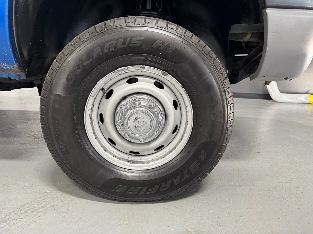 2001 Dodge Ram photo 2