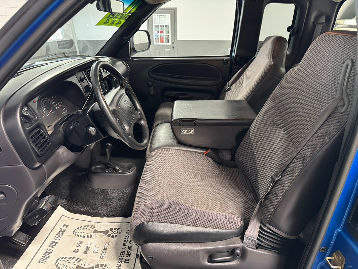 2001 Dodge Ram photo 10