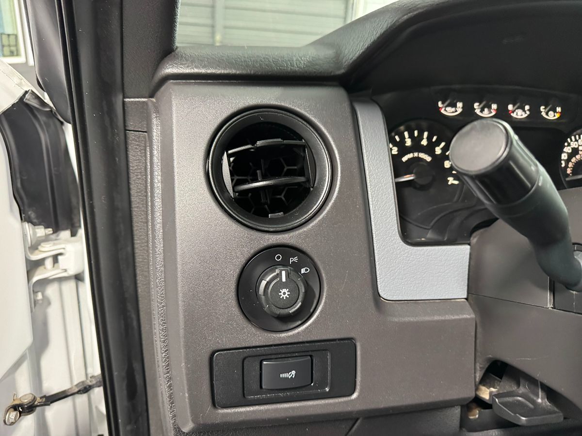 2012 Ford F-150 XL photo 13