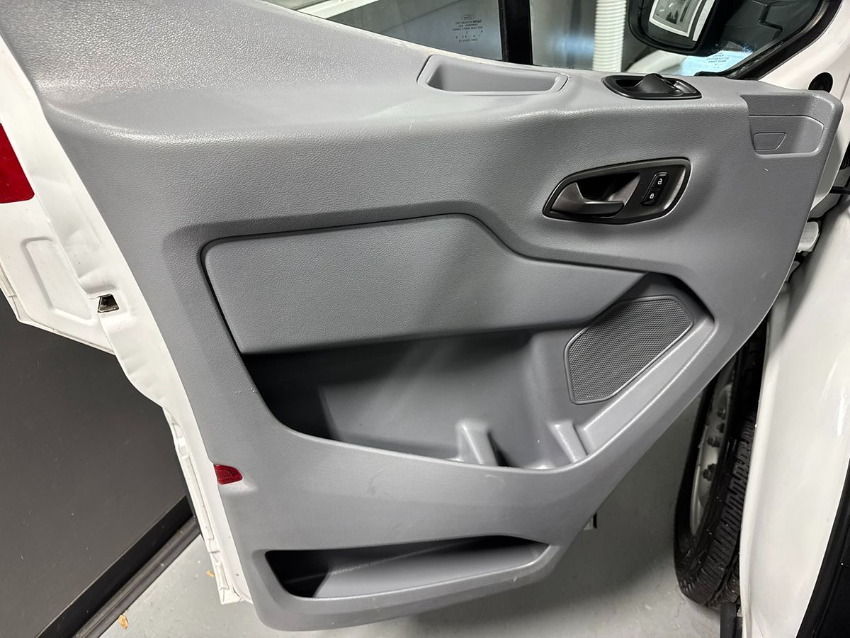 2018 Ford Transit Chassis photo 8