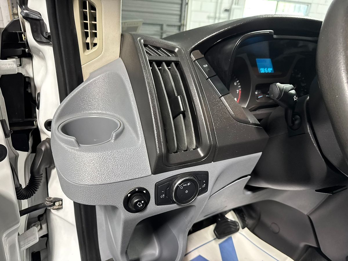 2018 Ford Transit Chassis photo 11