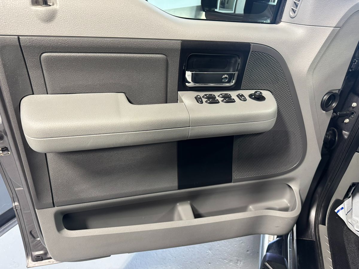 2007 Ford F-150 XLT photo 10