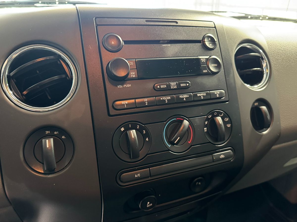 2007 Ford F-150 XLT photo 14