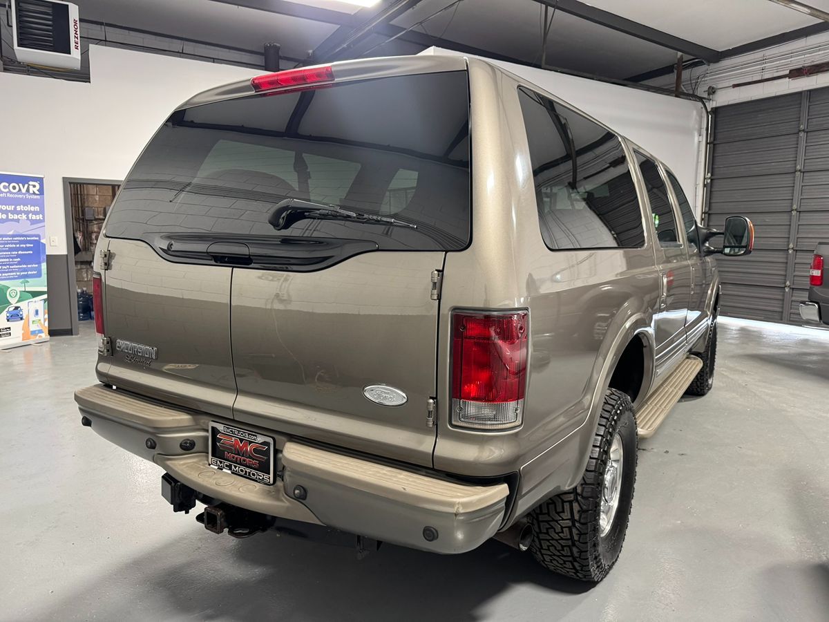 2005 Ford Excursion Limited photo 4