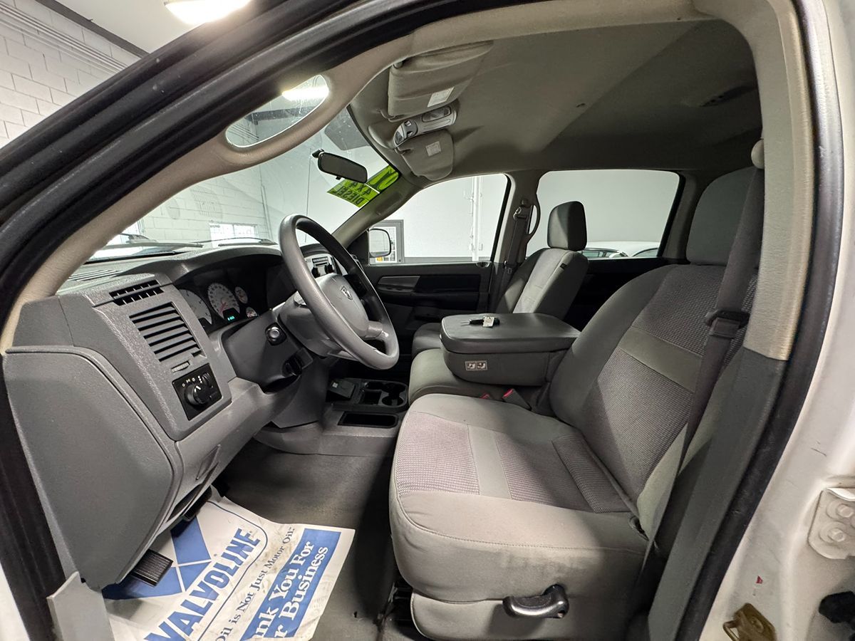 2007 Dodge Ram SLT photo 12