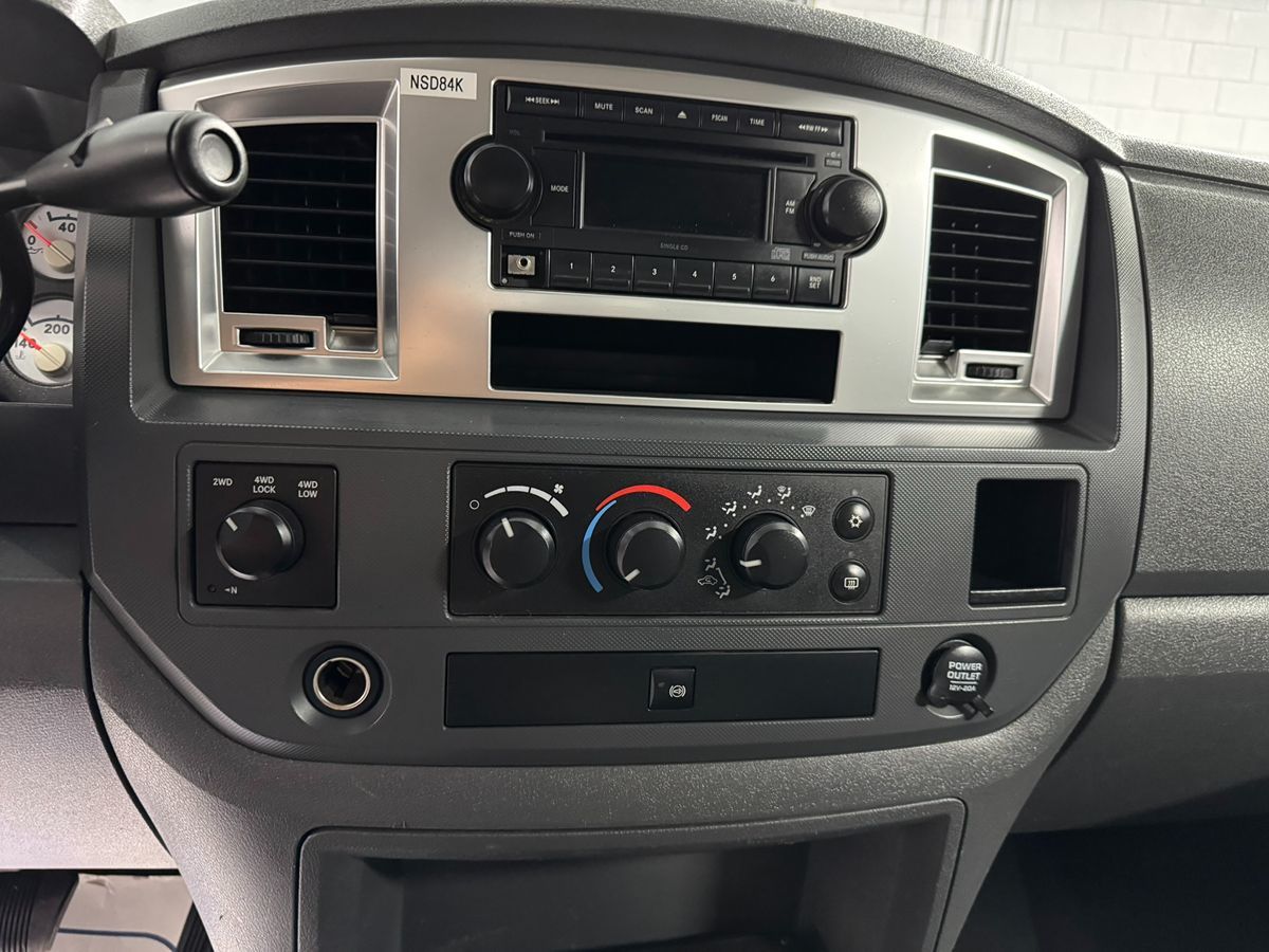 2007 Dodge Ram SLT photo 15