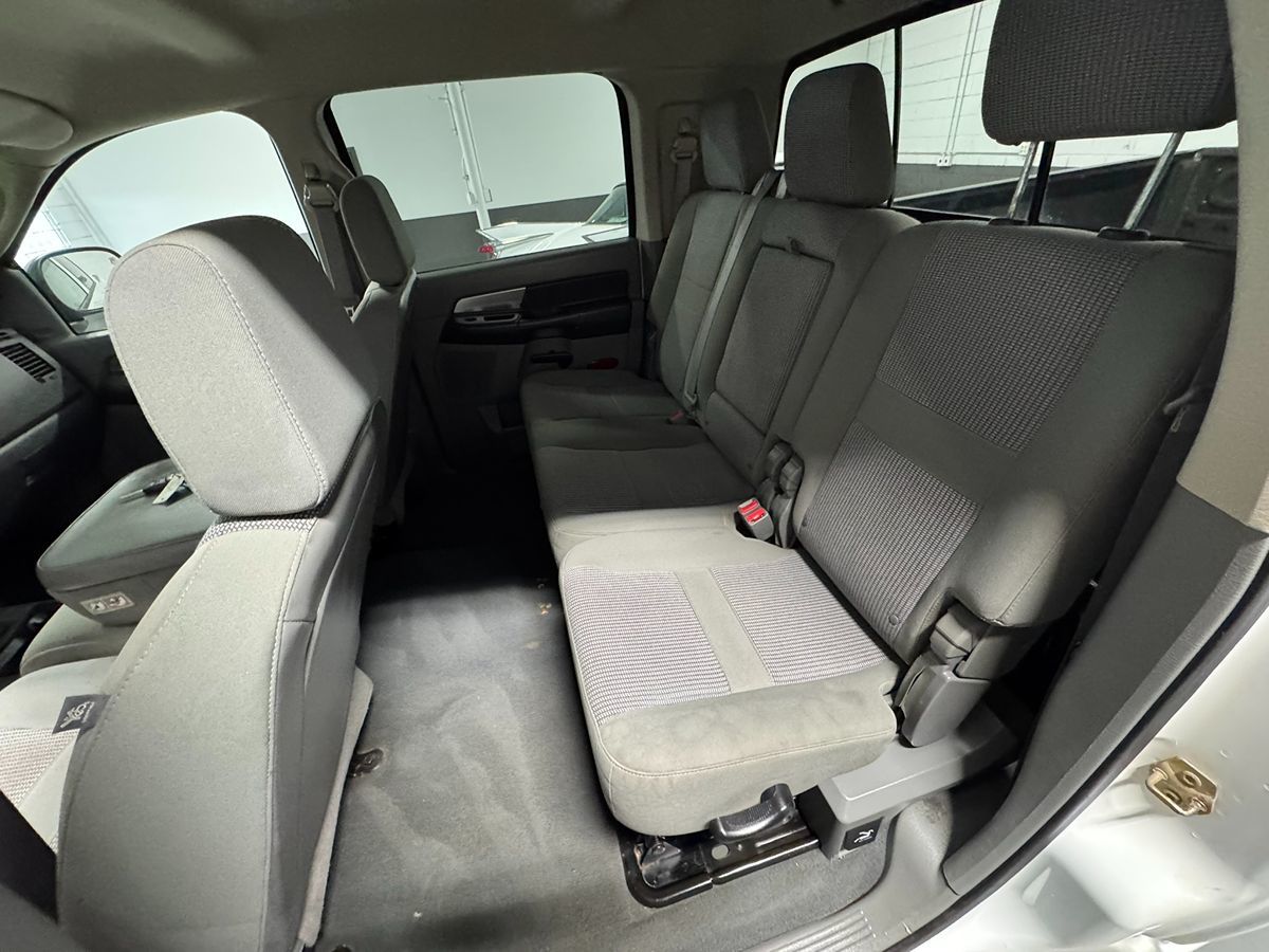 2007 Dodge Ram SLT photo 19