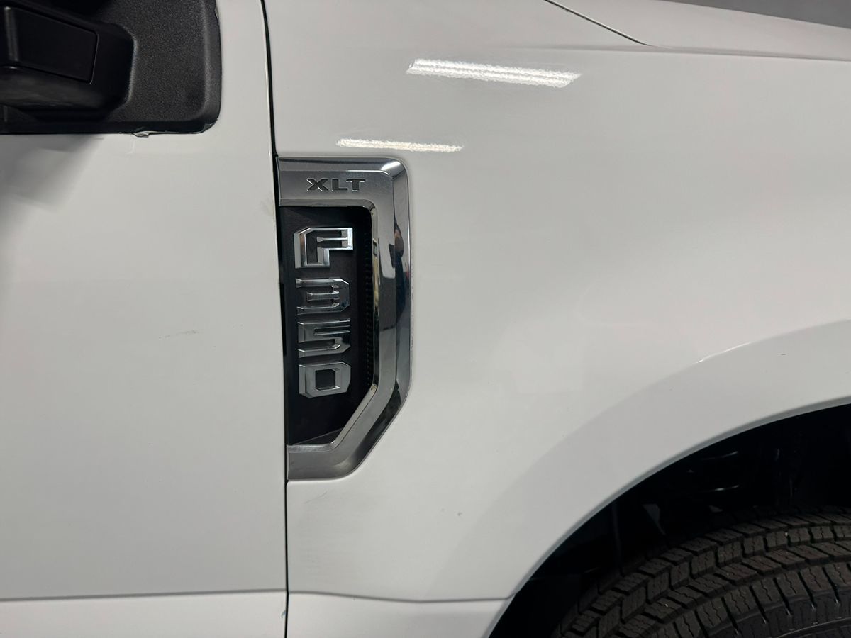 2018 Ford F-350 XLT photo 3
