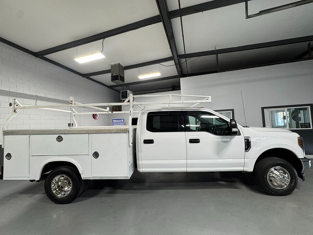 2018 Ford F-350 XLT photo 4