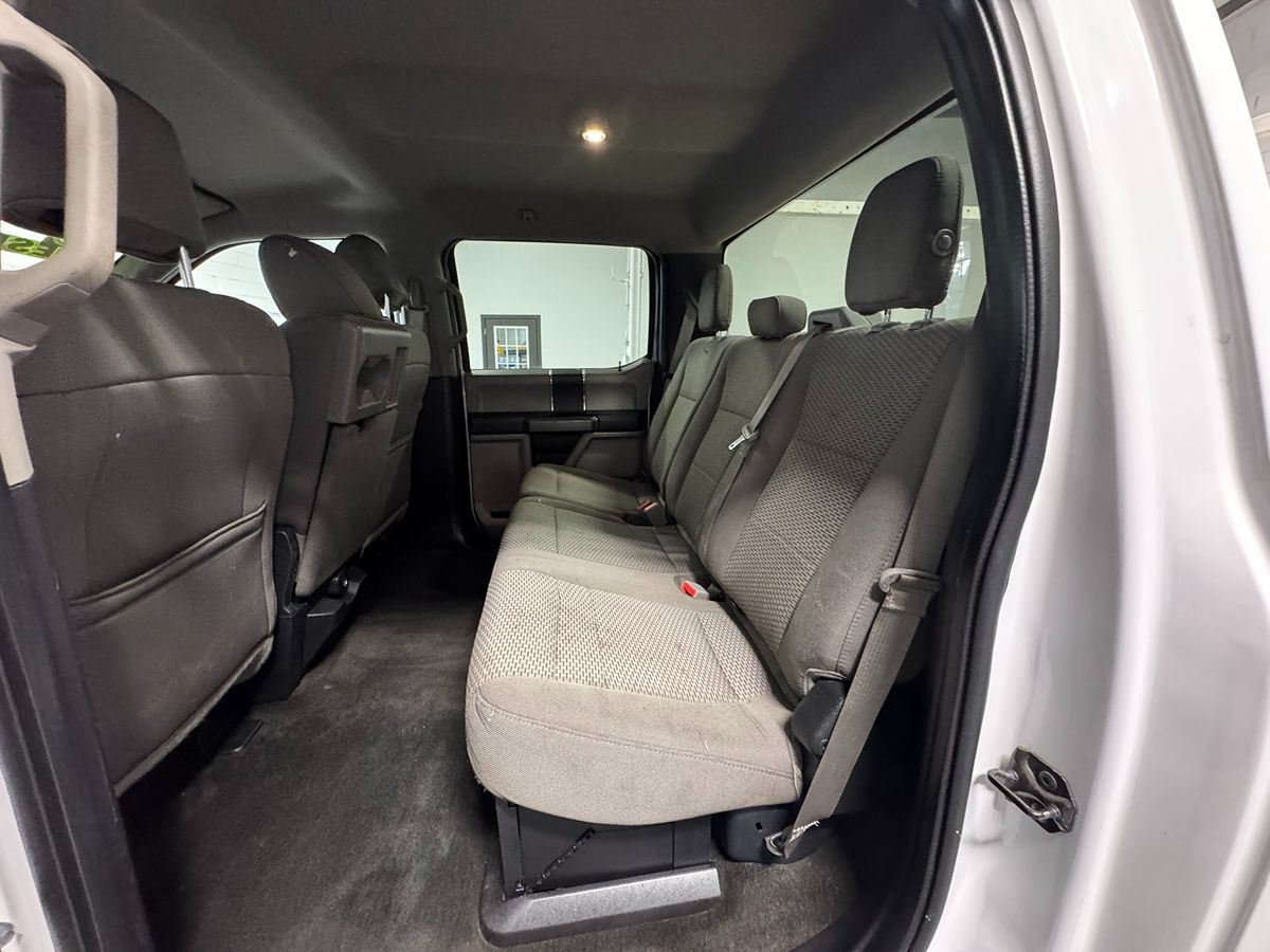 2018 Ford F-350 XLT photo 15
