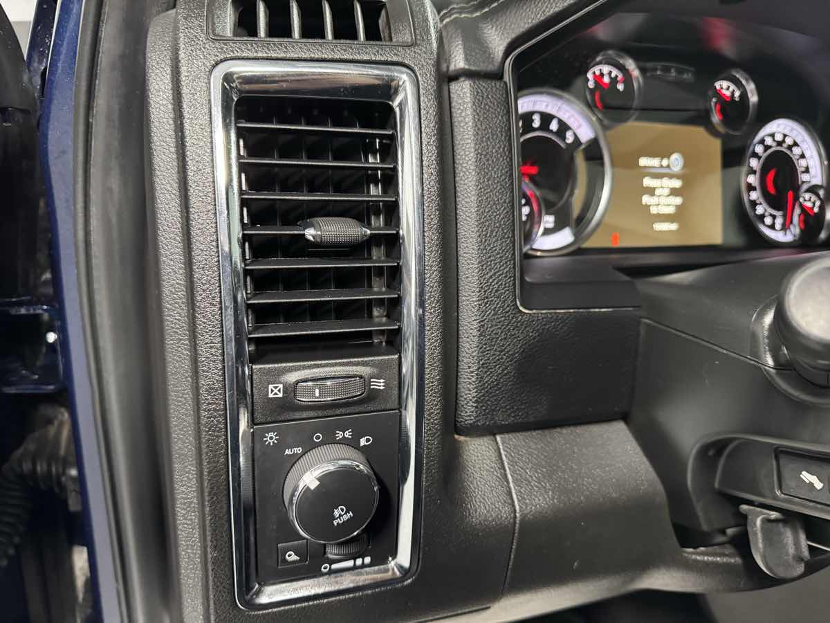 2019 Ram 1500 Classic Laramie photo 13