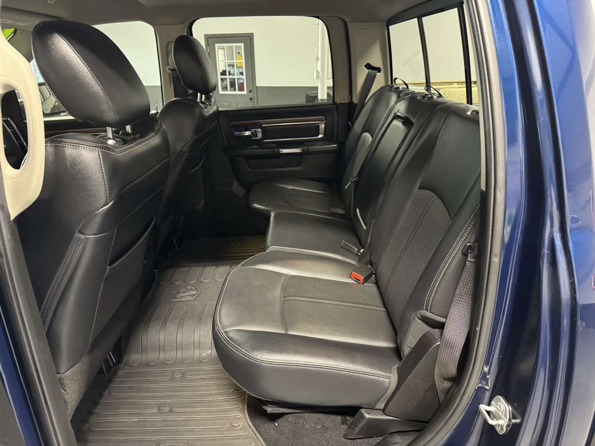 2019 Ram 1500 Classic Laramie photo 18