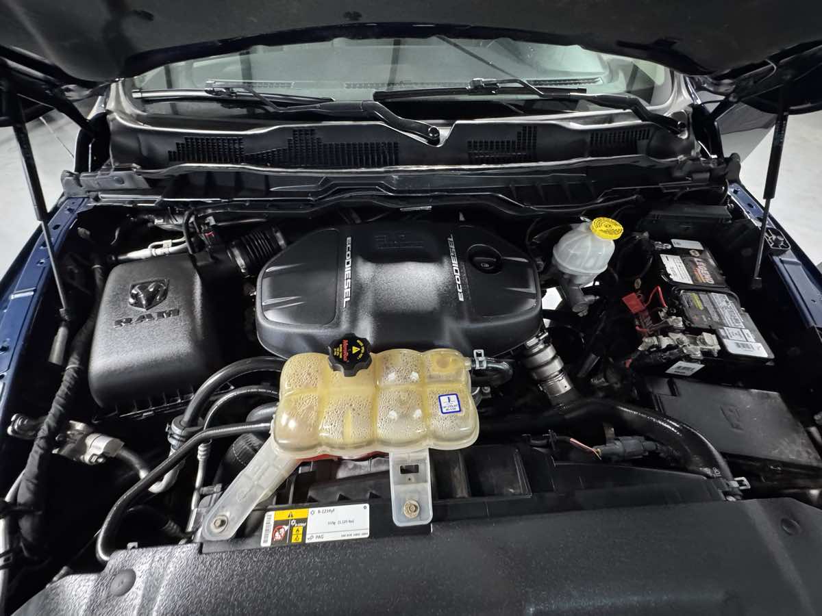 2019 Ram 1500 Classic Laramie photo 19