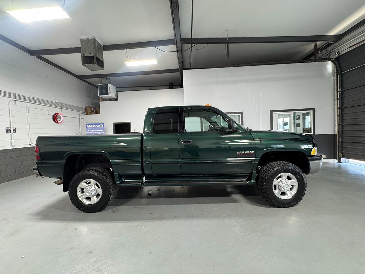 2001 Dodge Ram photo 2
