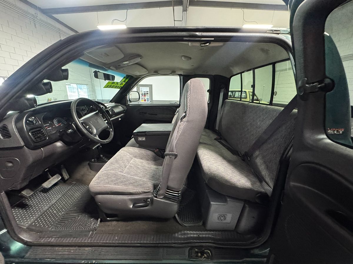 2001 Dodge Ram photo 12