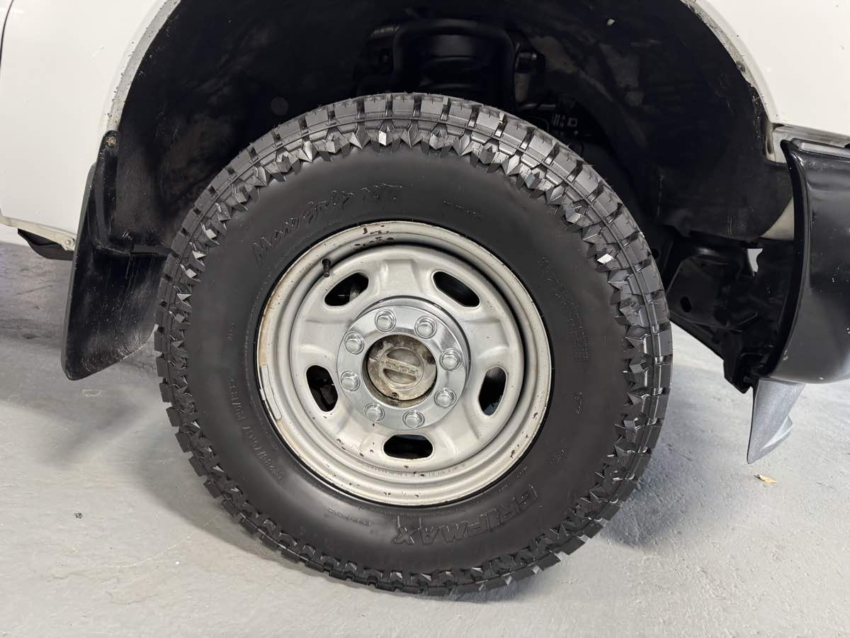 2011 Ford F-350 XL photo 2