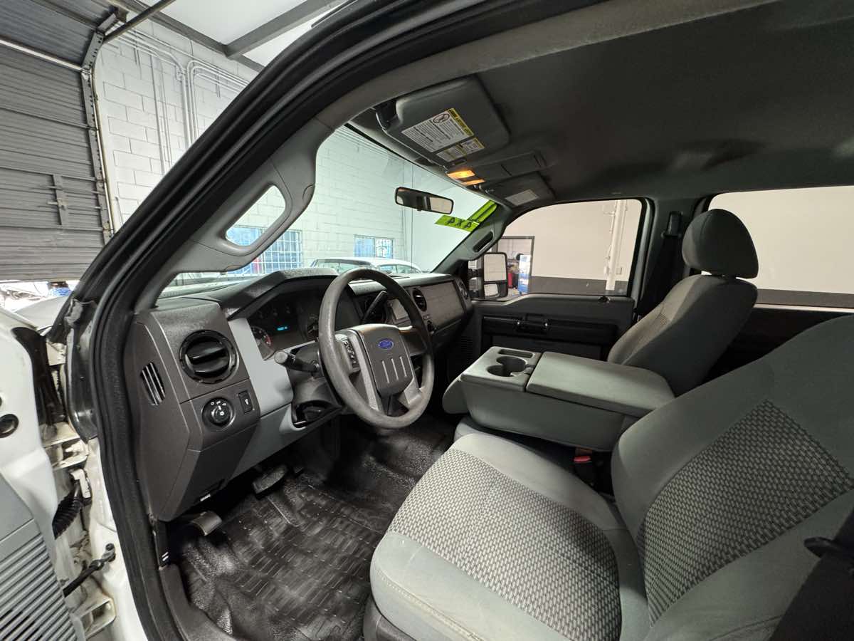 2011 Ford F-350 XL photo 11