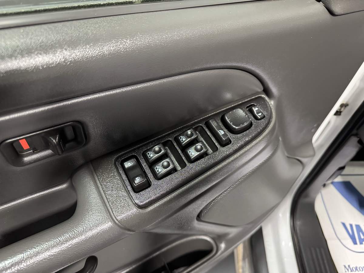 2006 Gmc Sierra 2500 HD photo 13