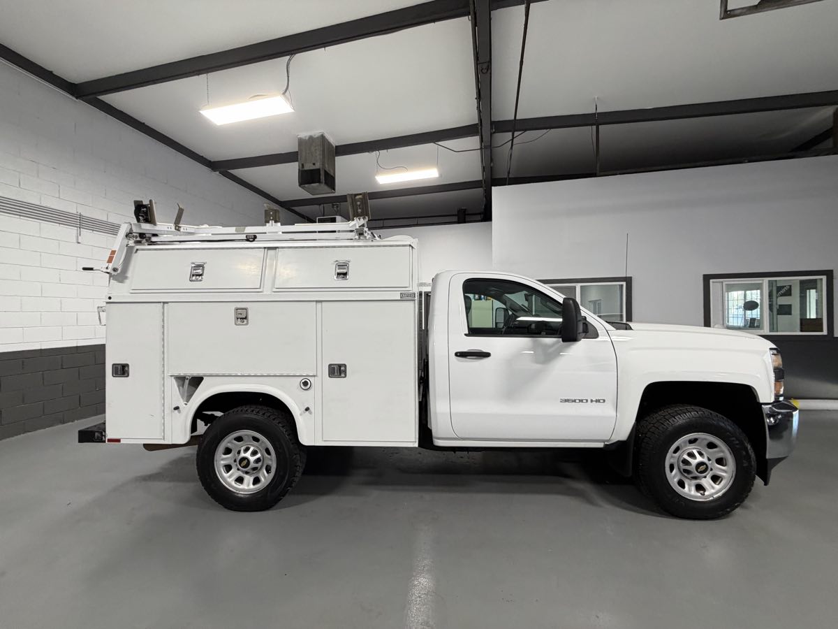 2016 Chevrolet Silverado 3500HD Work Truck photo 3