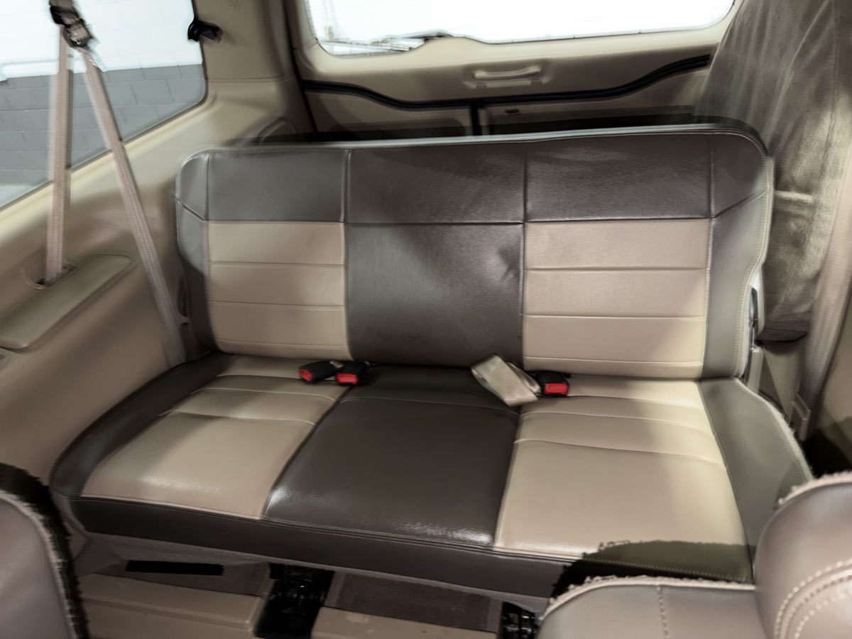 2004 Ford Excursion Eddie Bauer photo 16