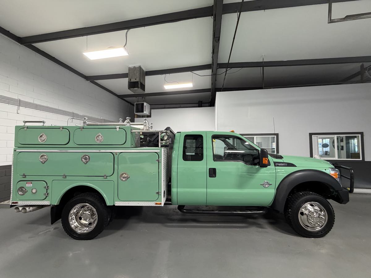 2011 Ford F-550 XL photo 3