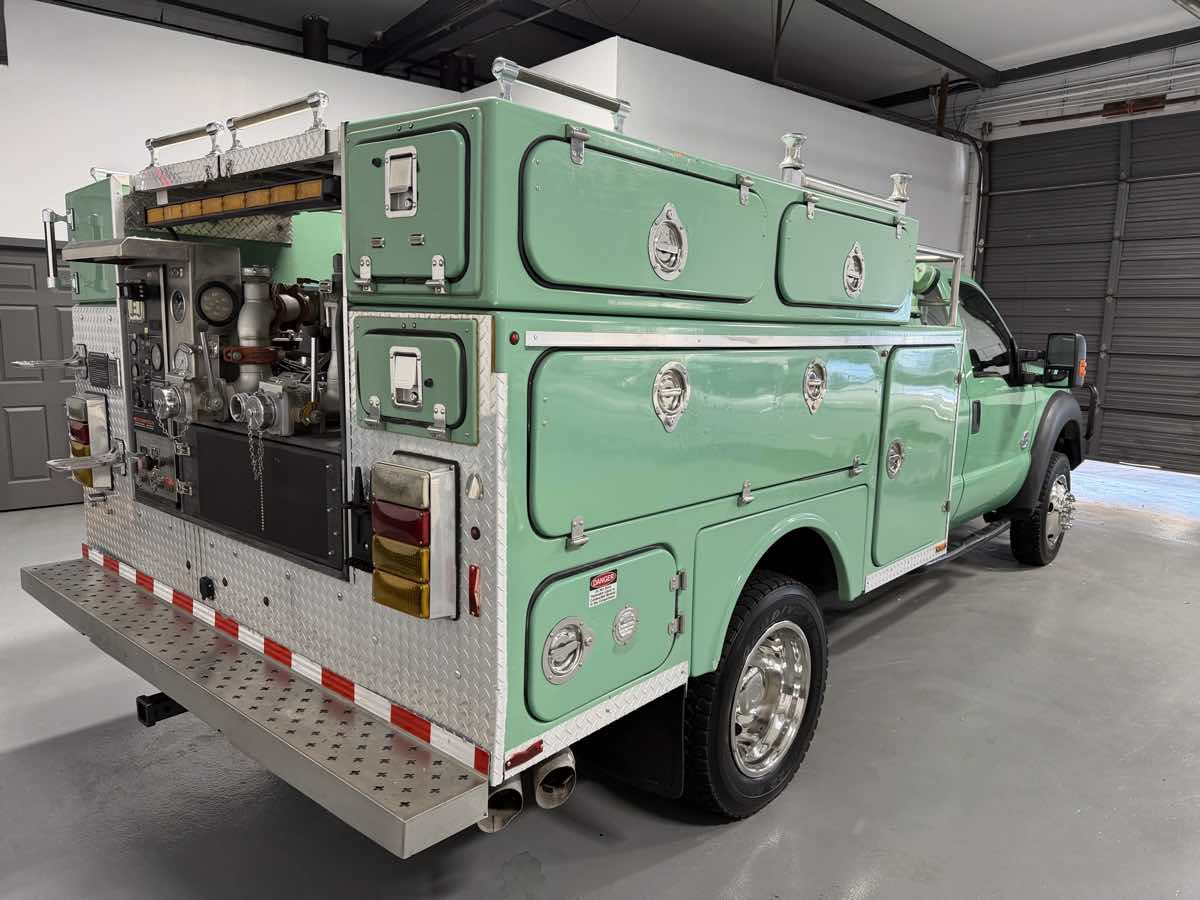 2011 Ford F-550 XL photo 4