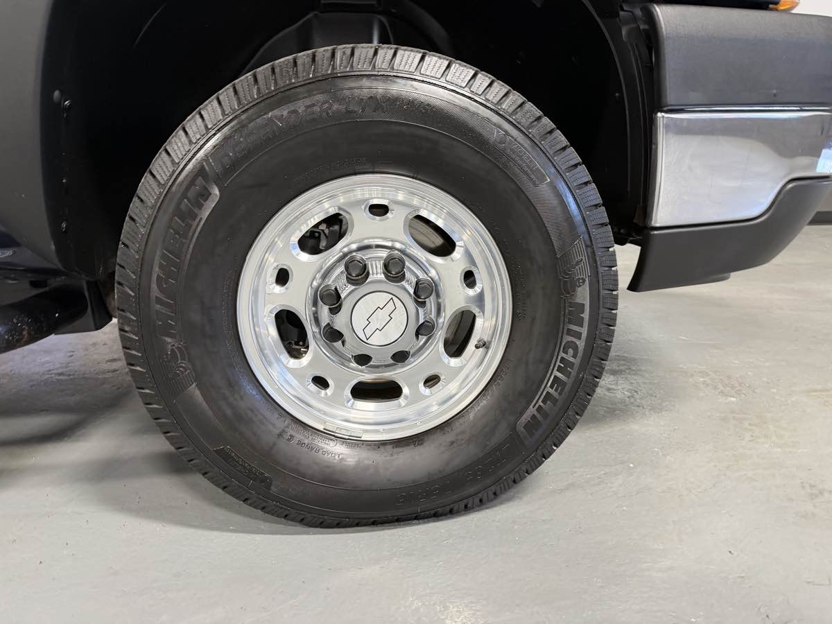 2006 Chevrolet Silverado 2500HD LT3 photo 2