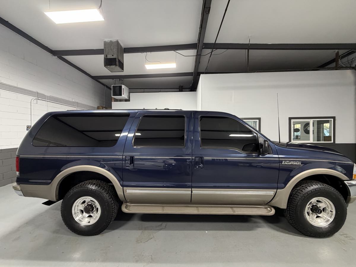 2002 Ford Excursion Limited photo 2