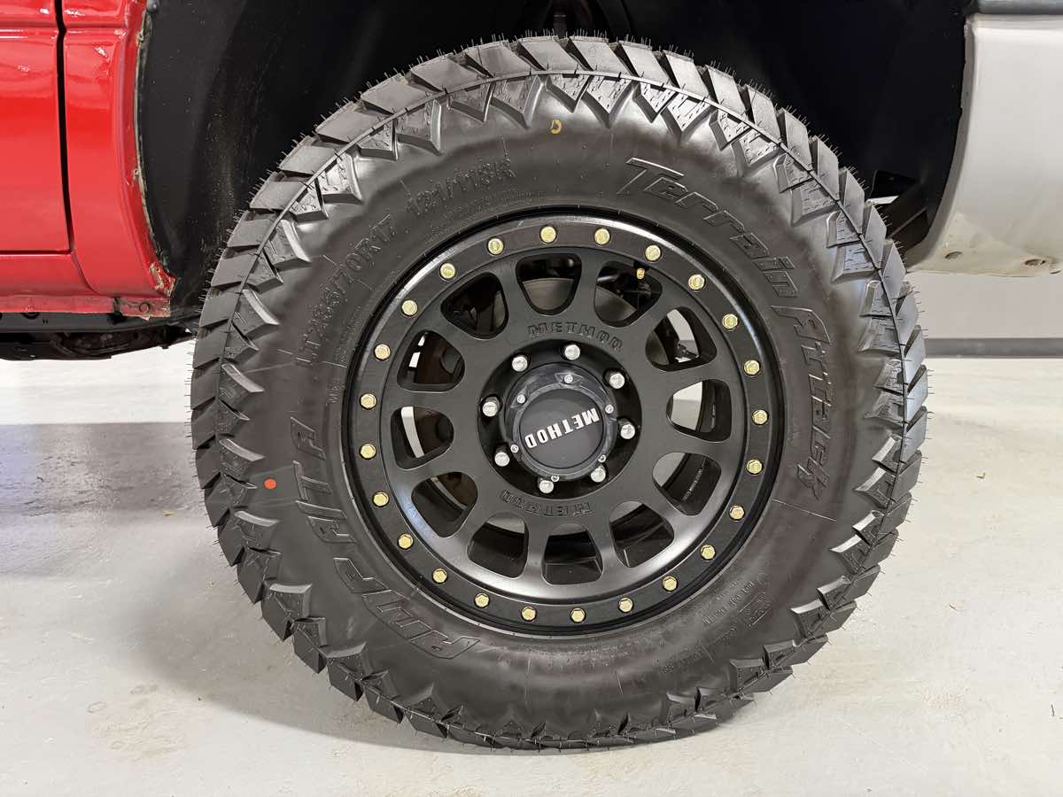 2001 Dodge Ram photo 2