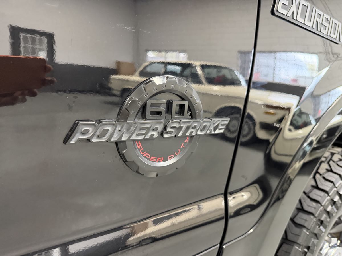 2004 Ford Excursion Limited photo 4