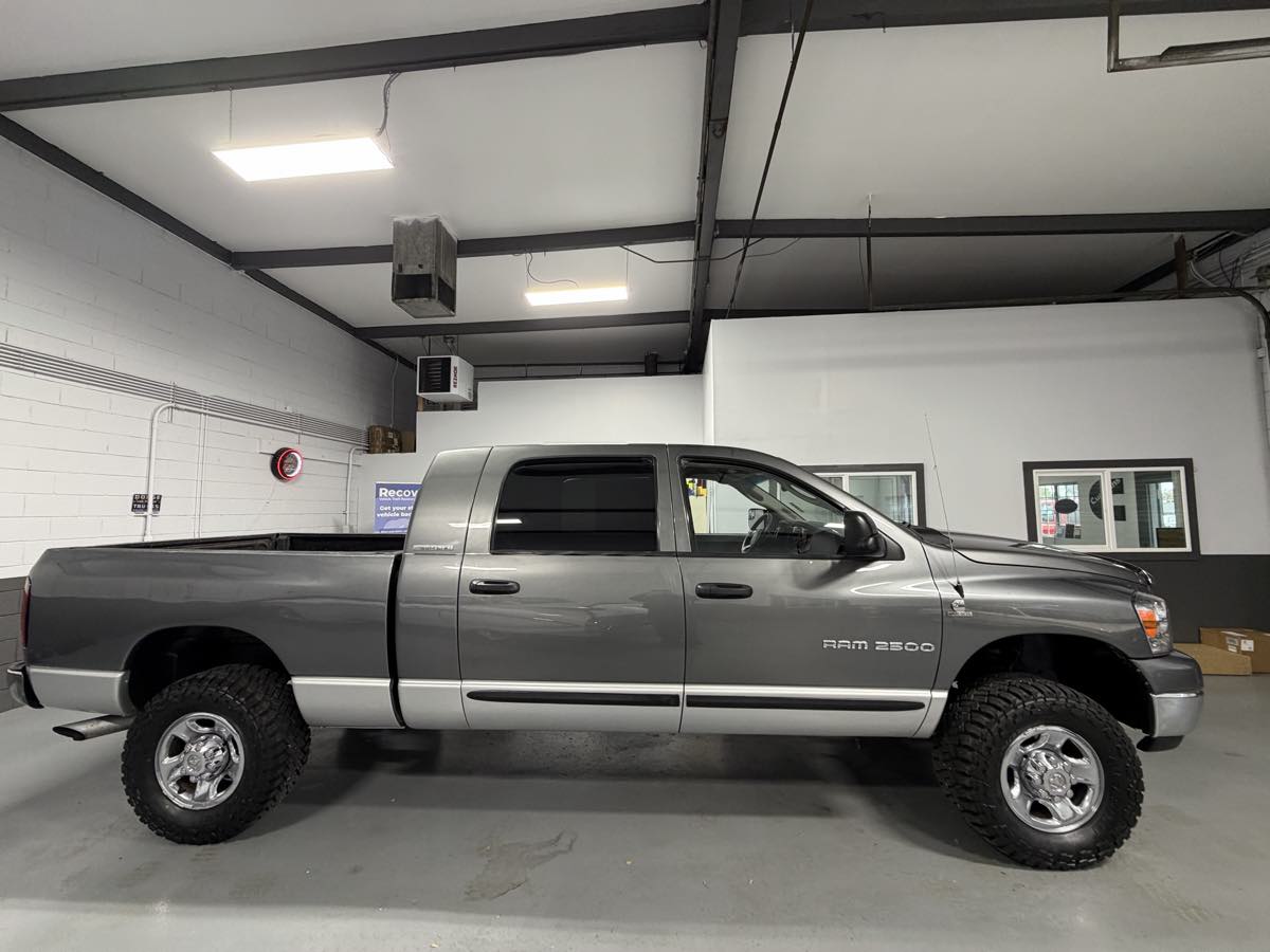 2006 Dodge Ram SLT photo 4