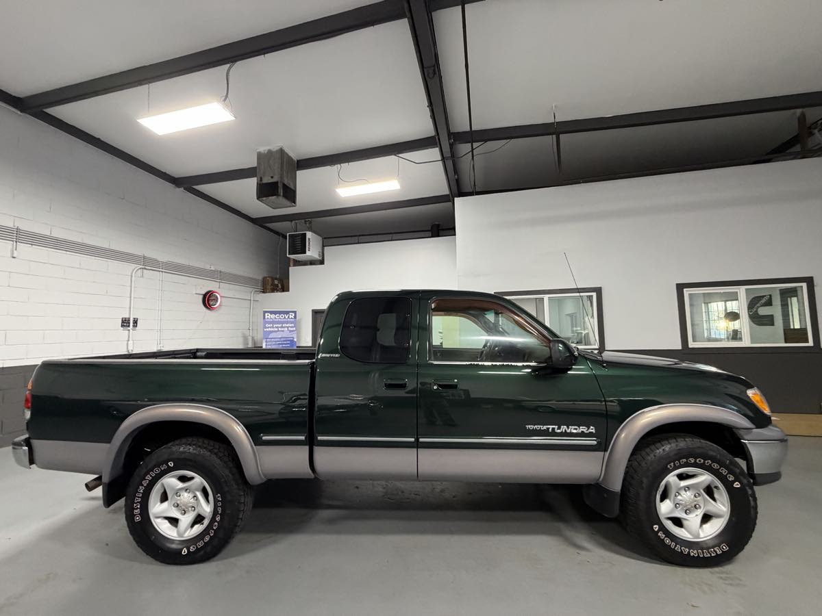 2001 Toyota Tundra Limited photo 2