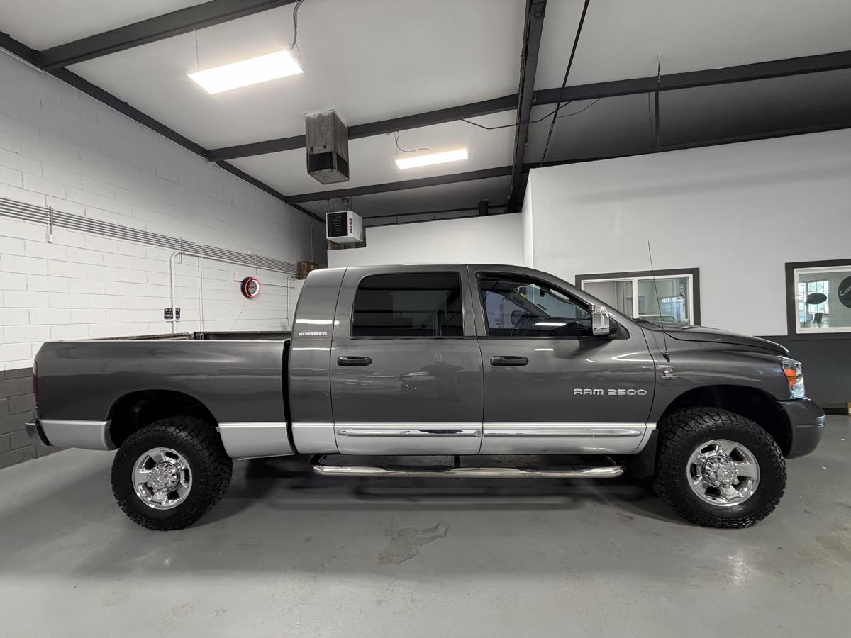 2006 Dodge Ram Laramie photo 3