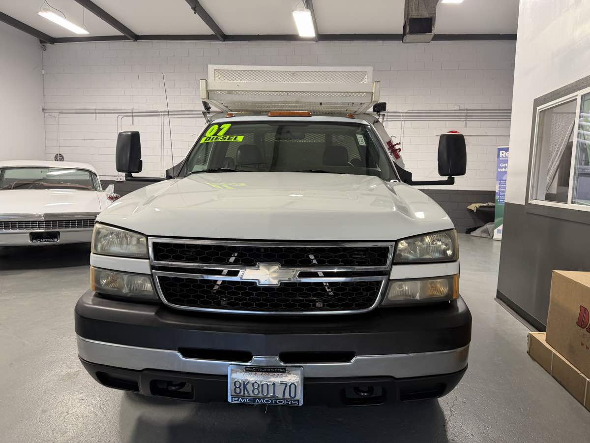 Photo 9 of this Chevrolet Silverado 3500 Classic