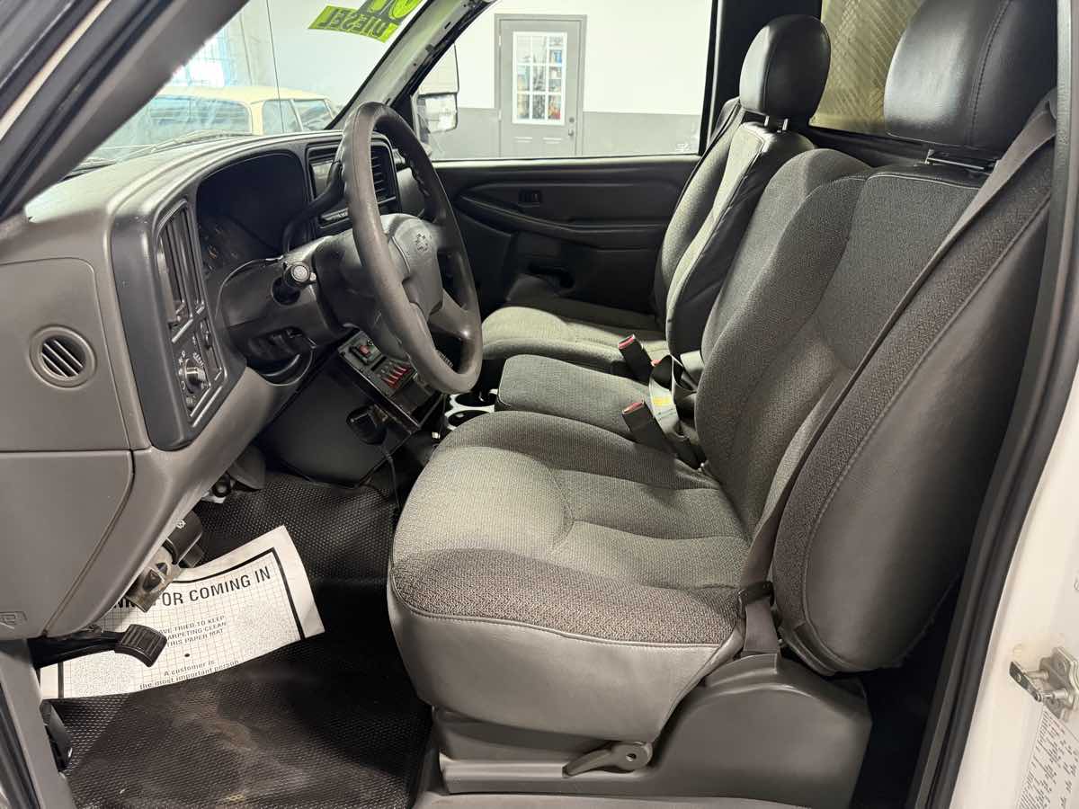 Photo 10 of this Chevrolet Silverado 3500 Classic