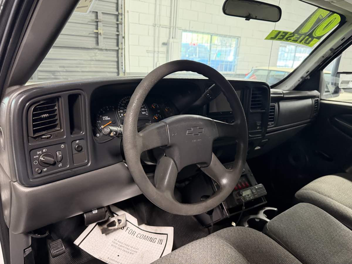 Photo 11 of this Chevrolet Silverado 3500 Classic