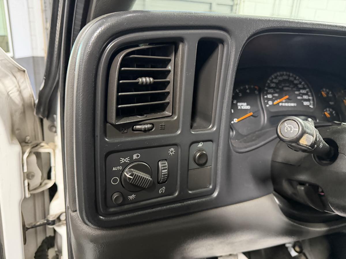 Photo 12 of this Chevrolet Silverado 3500 Classic