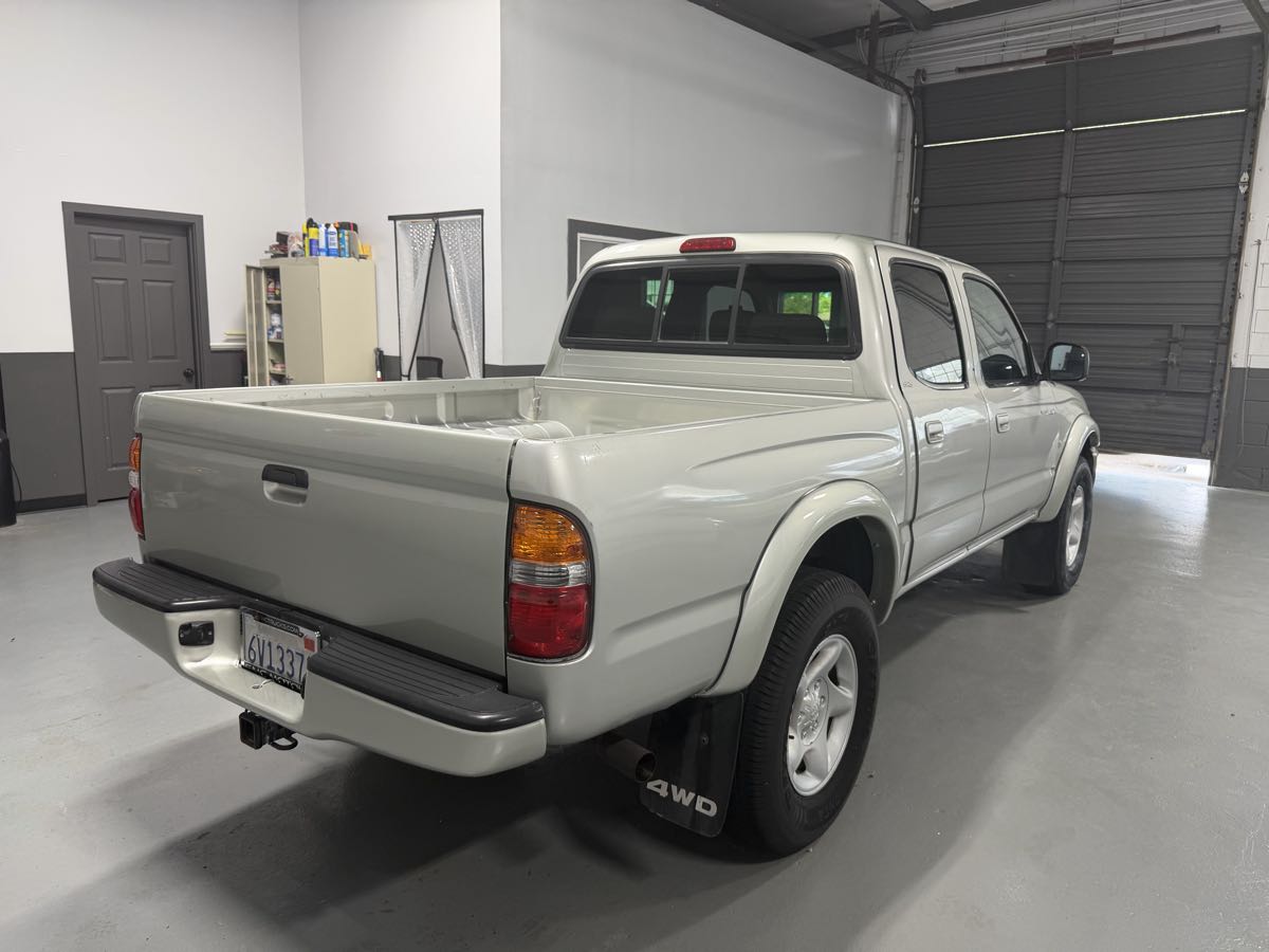 Photo 3 of this Toyota Tacoma