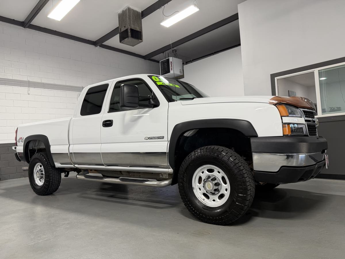 Photo 2 of this Chevrolet Silverado 2500HD