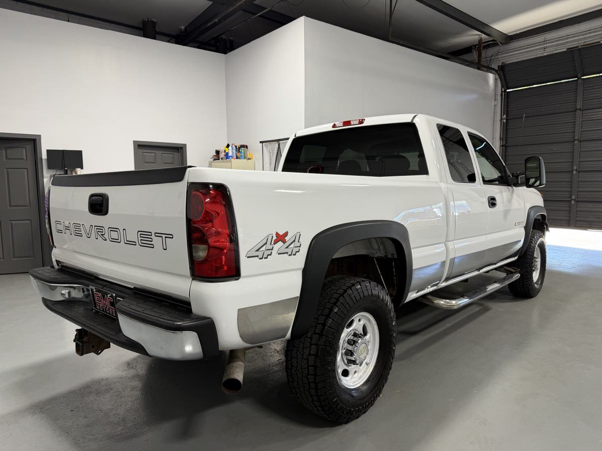 Photo 6 of this Chevrolet Silverado 2500HD