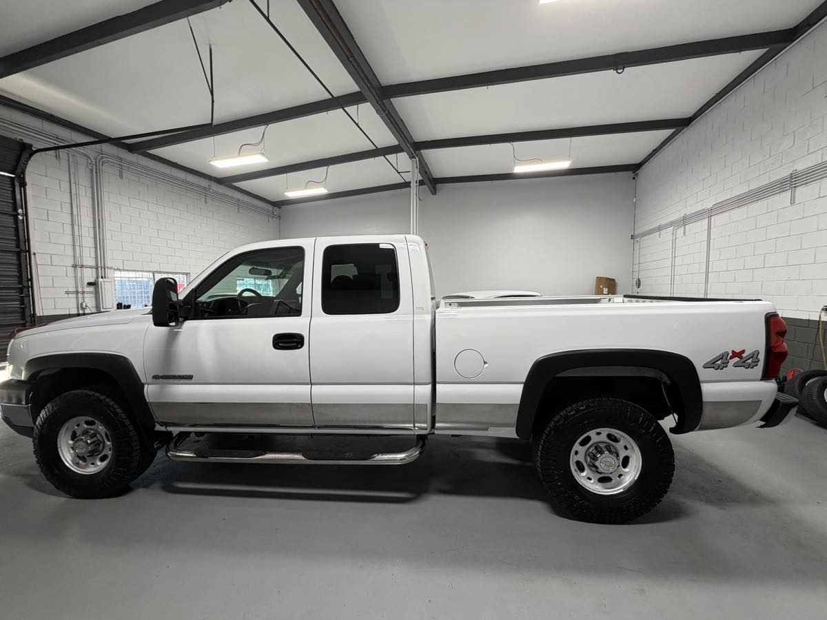 Photo 10 of this Chevrolet Silverado 2500HD