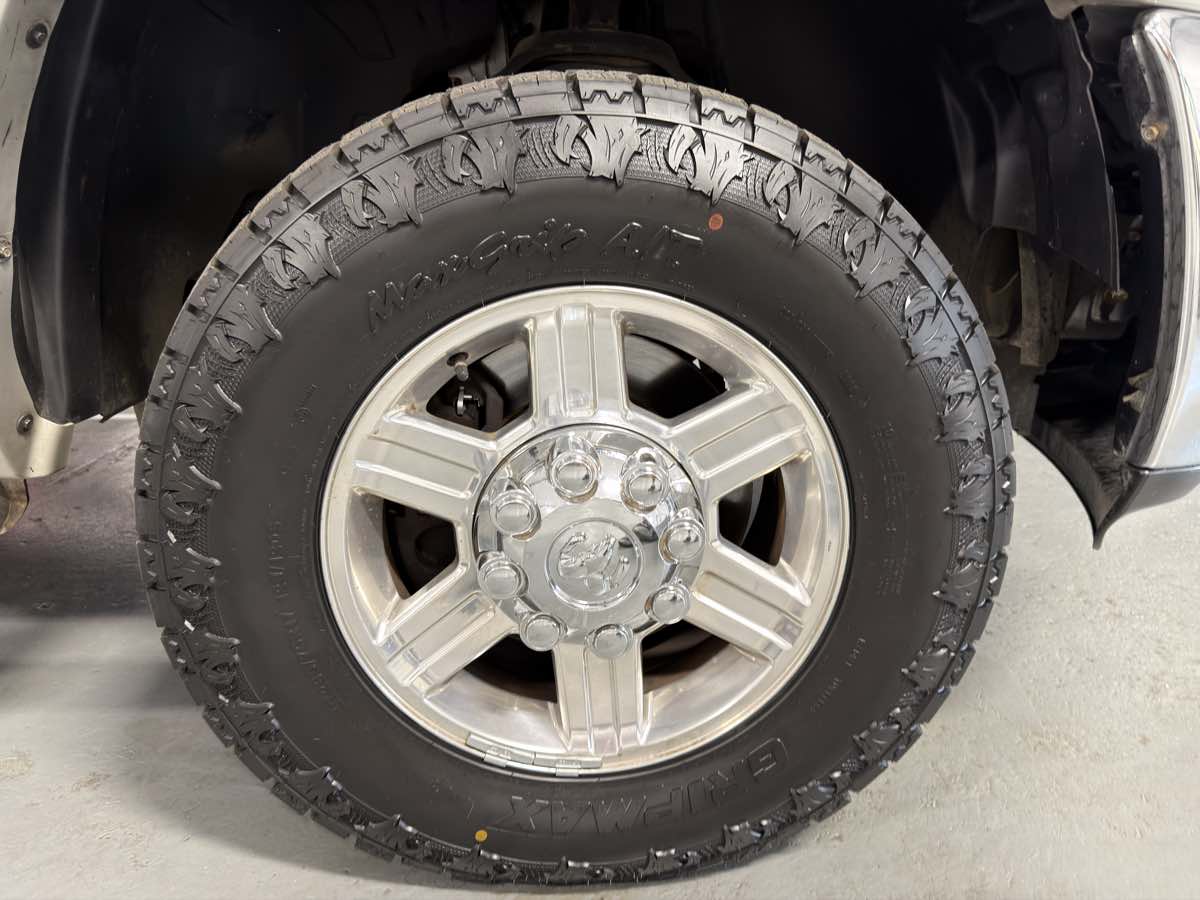 Photo 2 of this Dodge Ram 2500