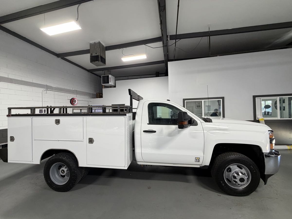 Photo 4 of this Chevrolet Silverado 3500HD